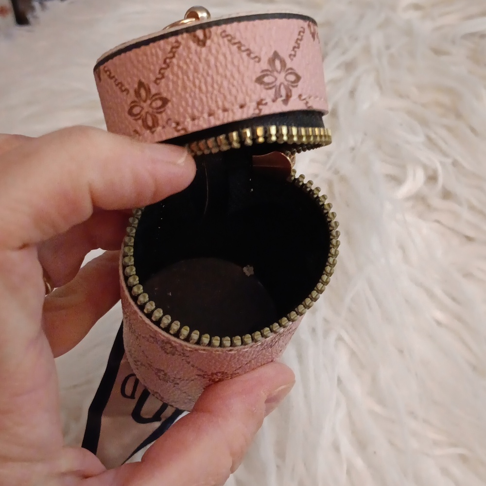 Fashionable Mini Bucket Bag- Keychain Pouch - Picture 3 of 5